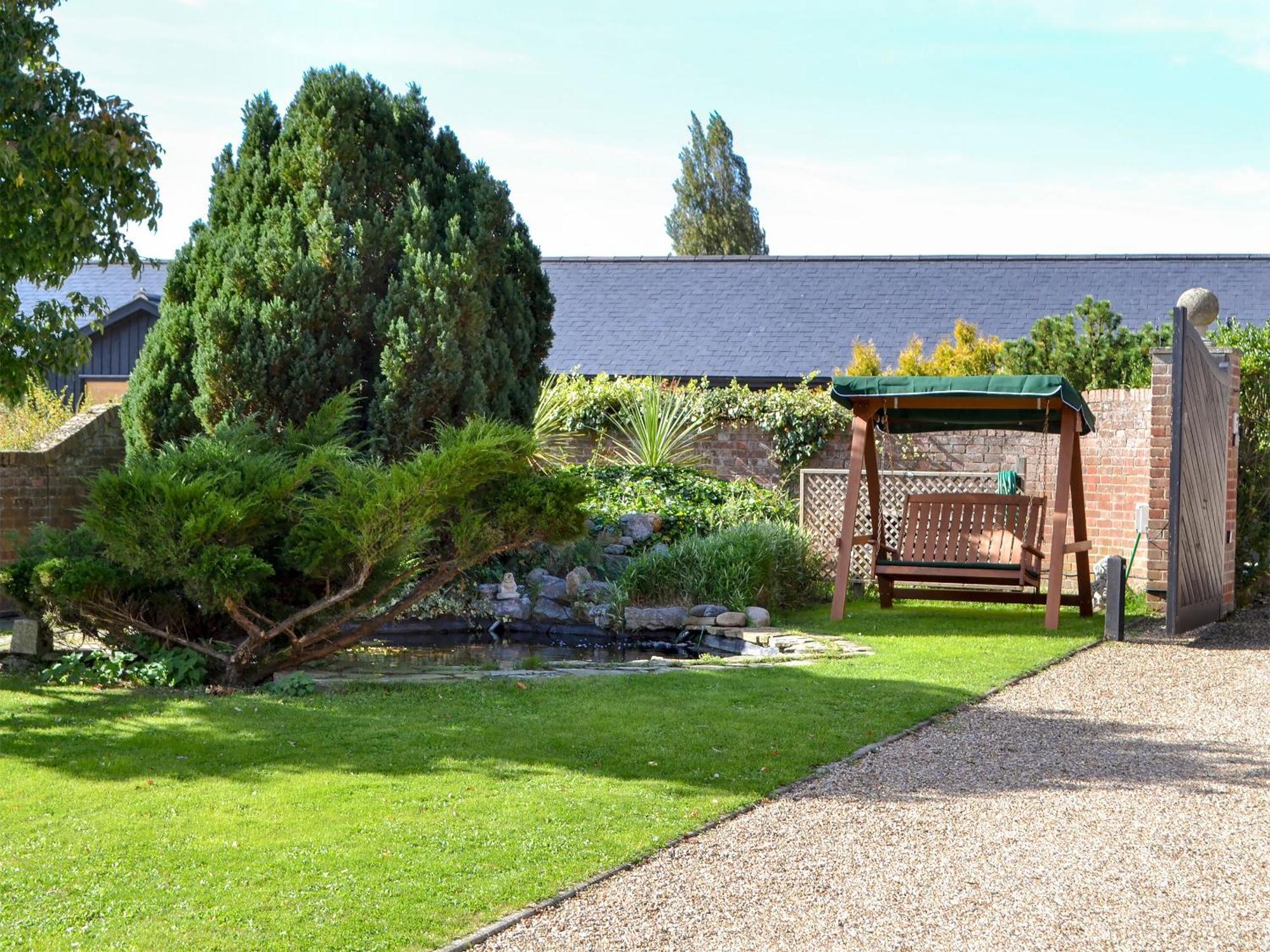 Lake House Cottage Finchingfield Екстериор снимка